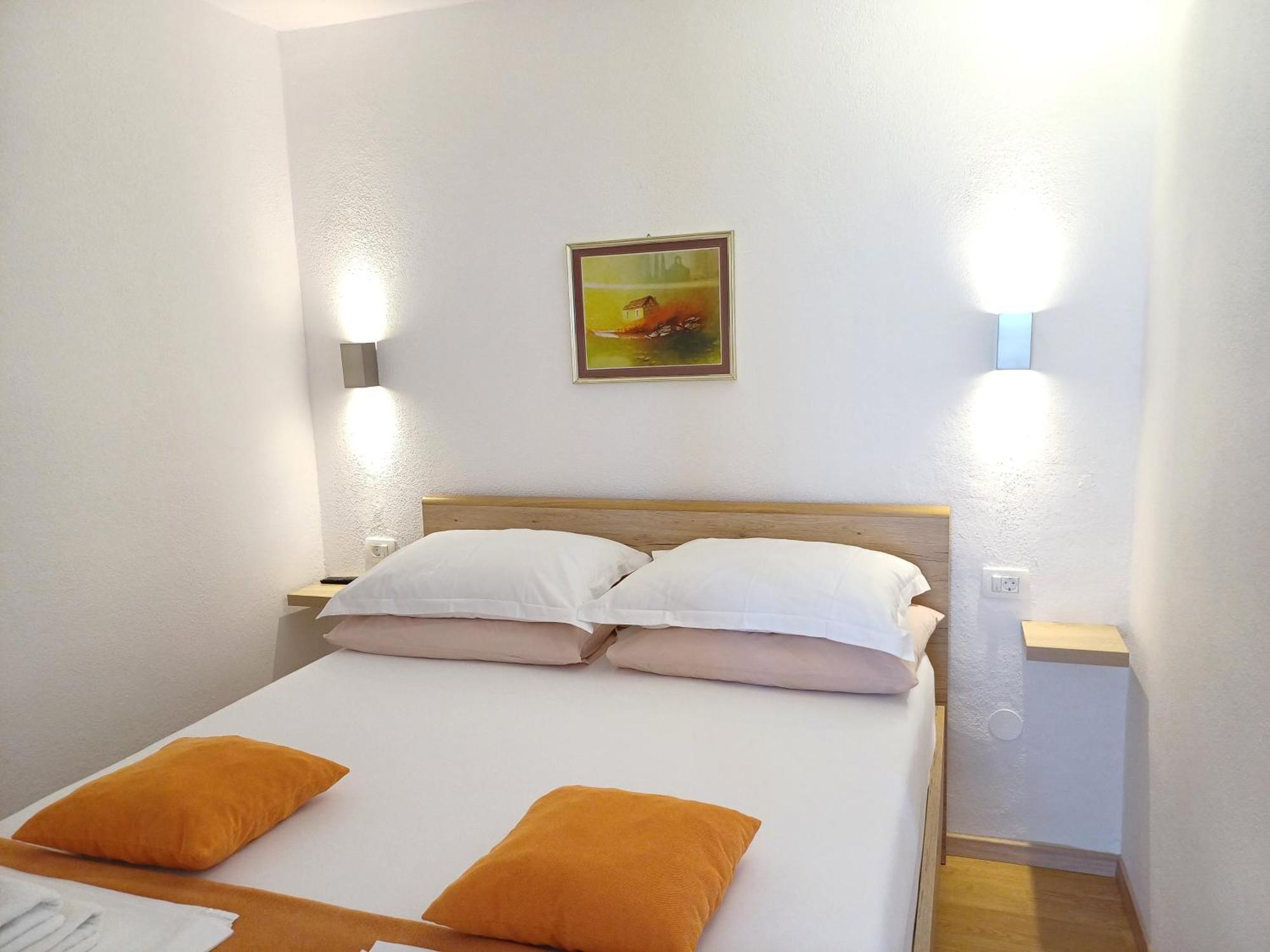 Apartments Jaksic Трогир Экстерьер фото